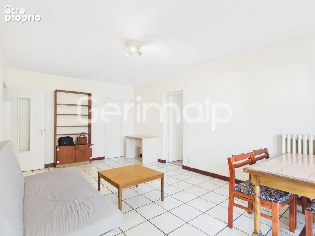 Vente - Appartement - 2 pièces + cuisine - 48,18 m² - 178 500 € - photo 3