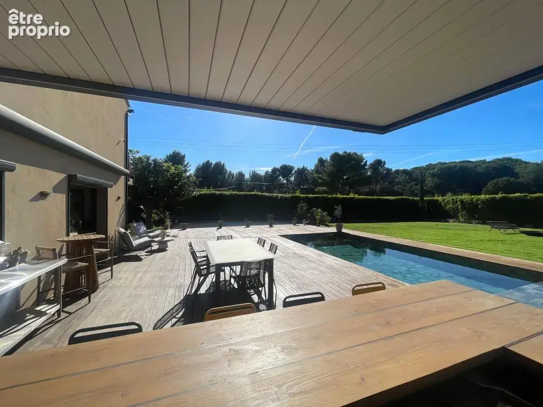 A vendre sanary sur mer 83110 arriere pays superbe villa familiale au cour d un environnement campagne - photo 4