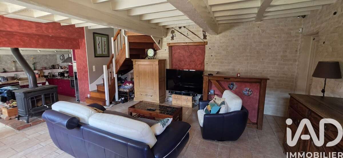 Maison 245 m² à Thivars  - photo 6
