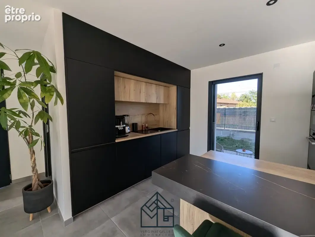 Maison contemporaine récente, performante et parfaitement équipée, à découvrir à Ouches. - photo 8
