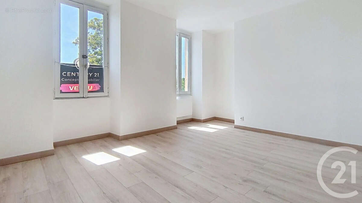 Appartement à BRIE-COMTE-ROBERT