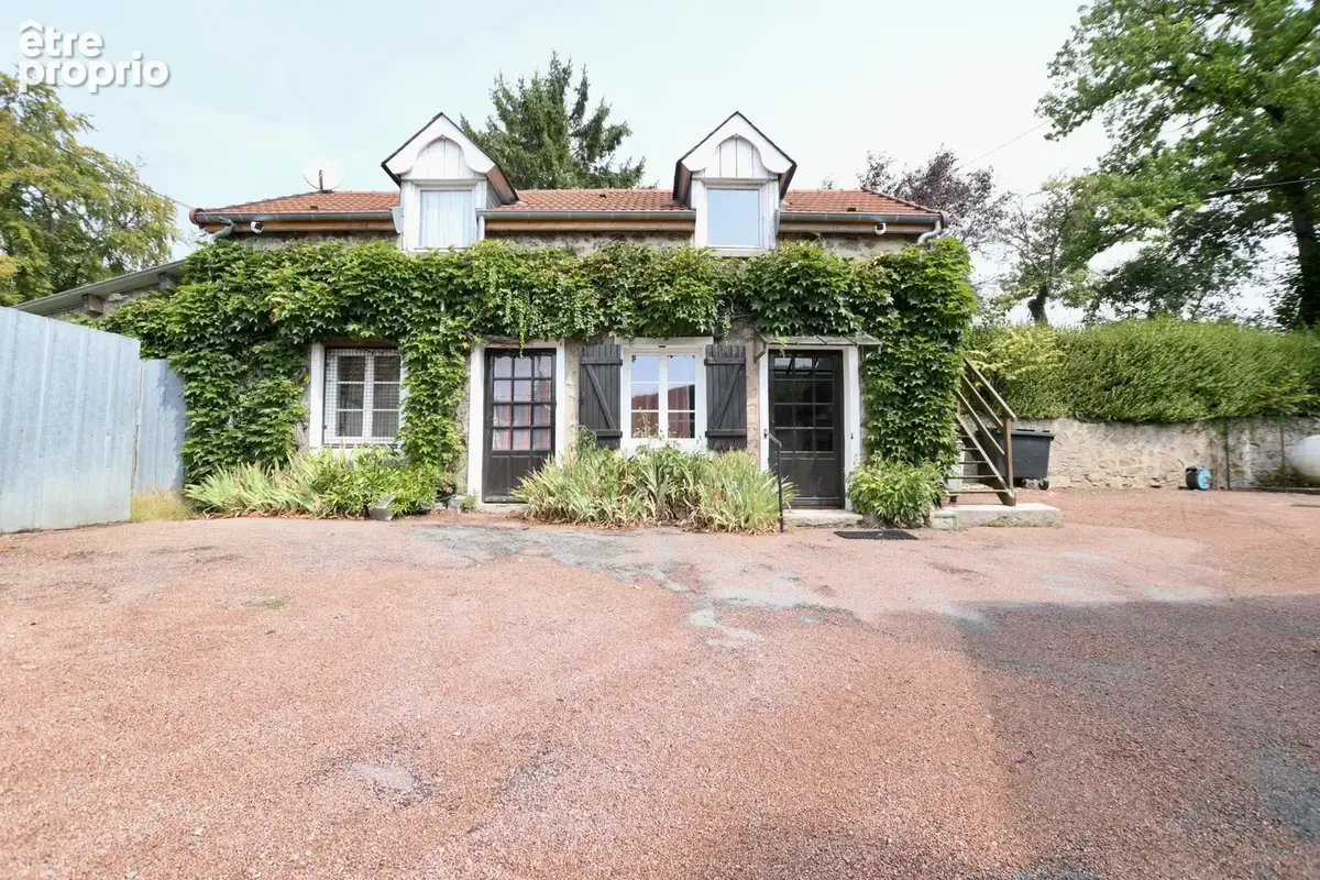 Ancien hôtel-restaurant, dépendances et terrain - photo 2