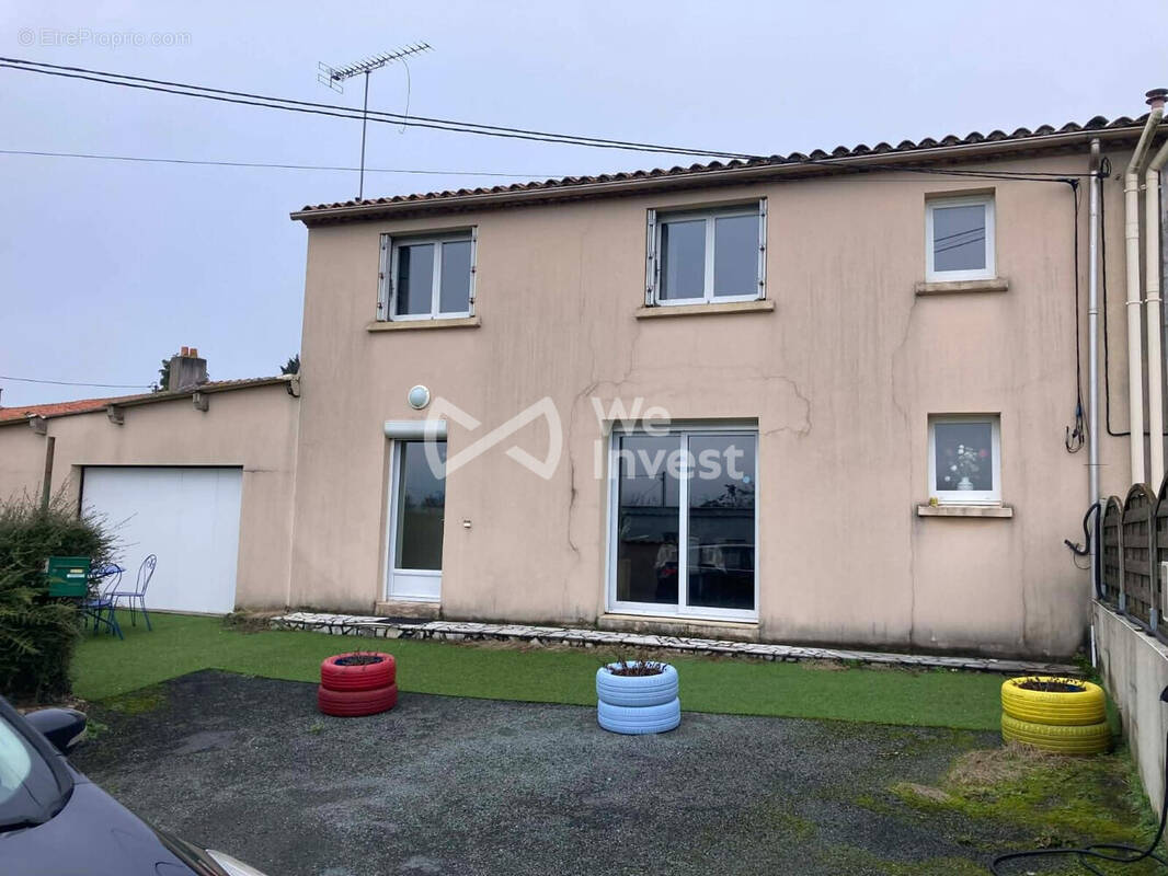 Maison à LA POMMERAIE-SUR-SEVRE