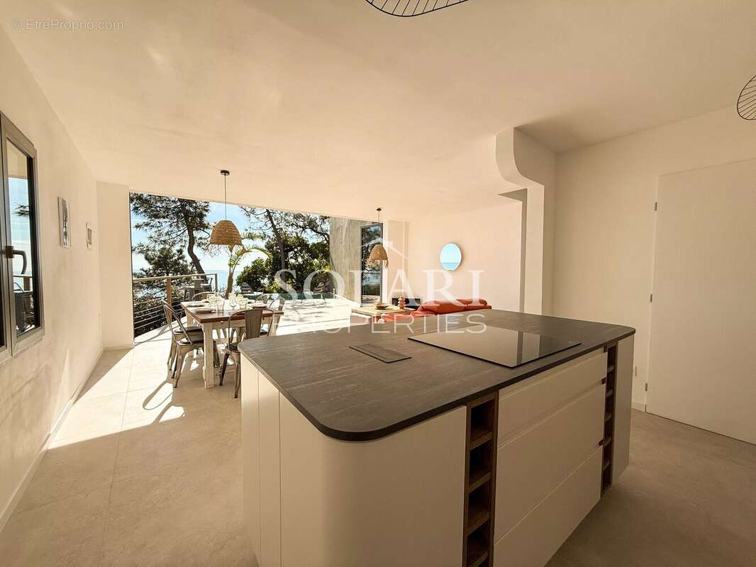 Maison à THEOULE-SUR-MER