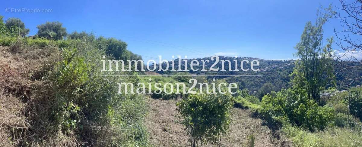 Terrain à NICE