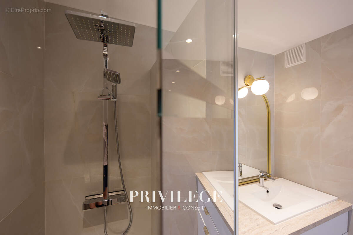 Appartement à MANDELIEU-LA-NAPOULE