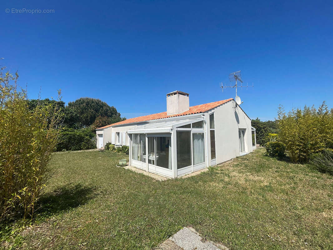 Maison à LA BREE-LES-BAINS