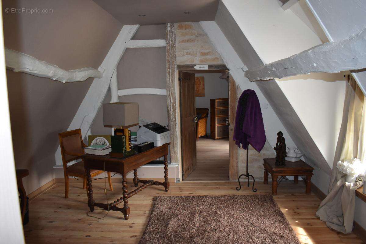 Maison à LE BEC-HELLOUIN