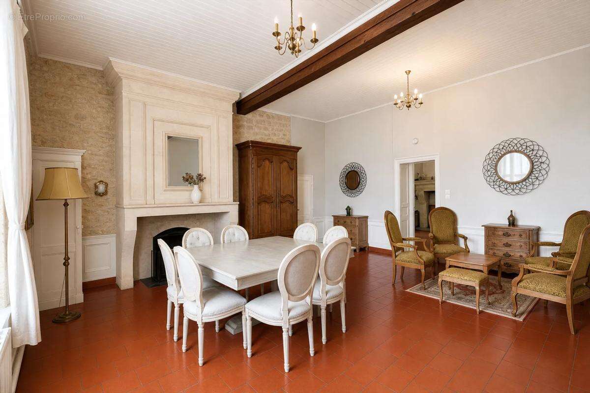 Maison de 20 pièces de 500 m² à Ambarès-et-Lagrave - photo 7