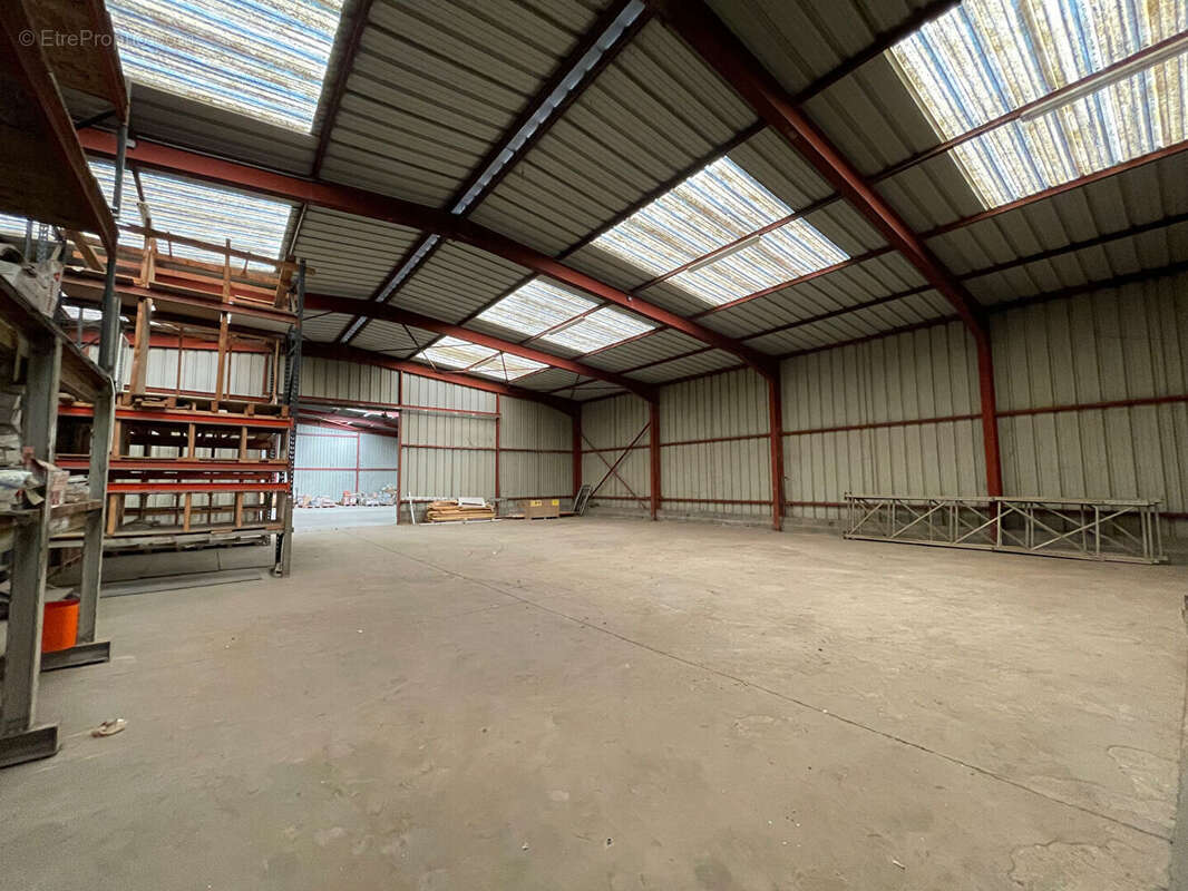 Cellule commerciale 400 m2 Betting 57800 - photo 8