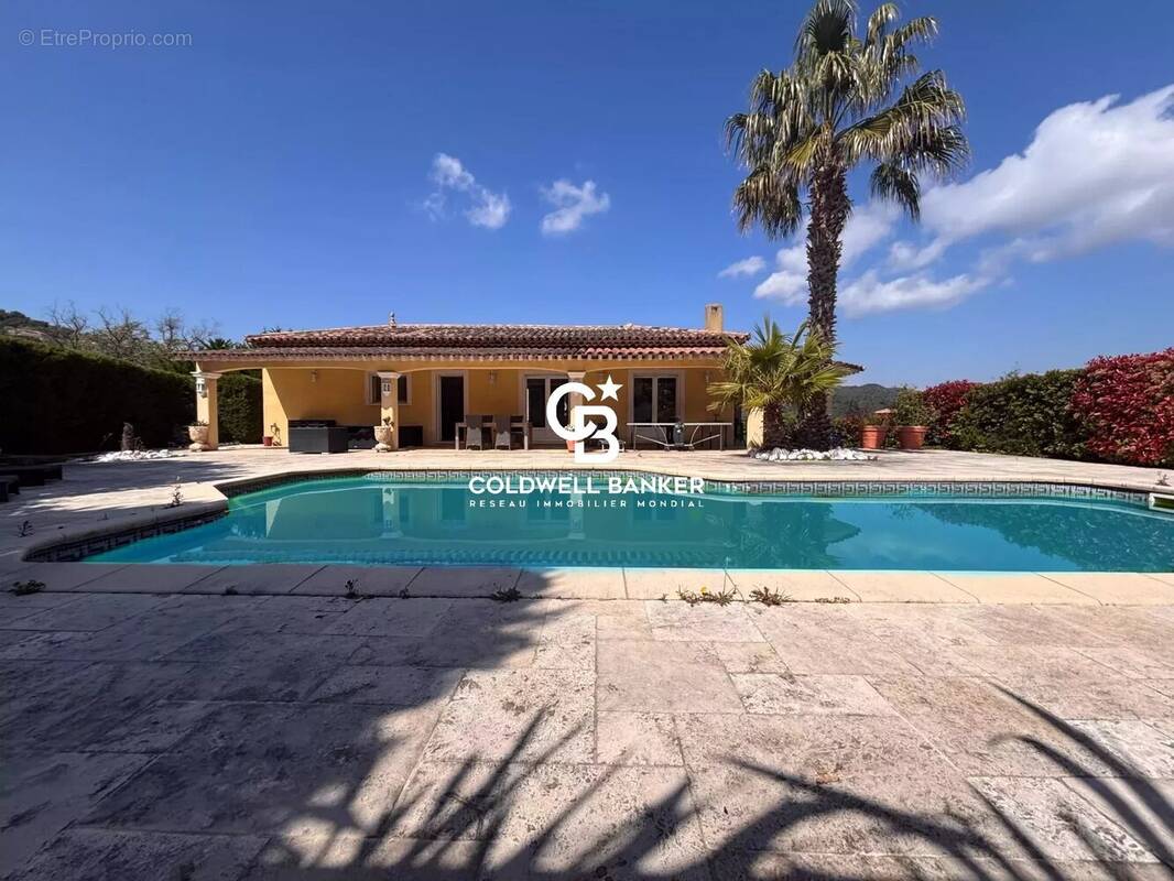 Maison à LES ADRETS-DE-L&#039;ESTEREL