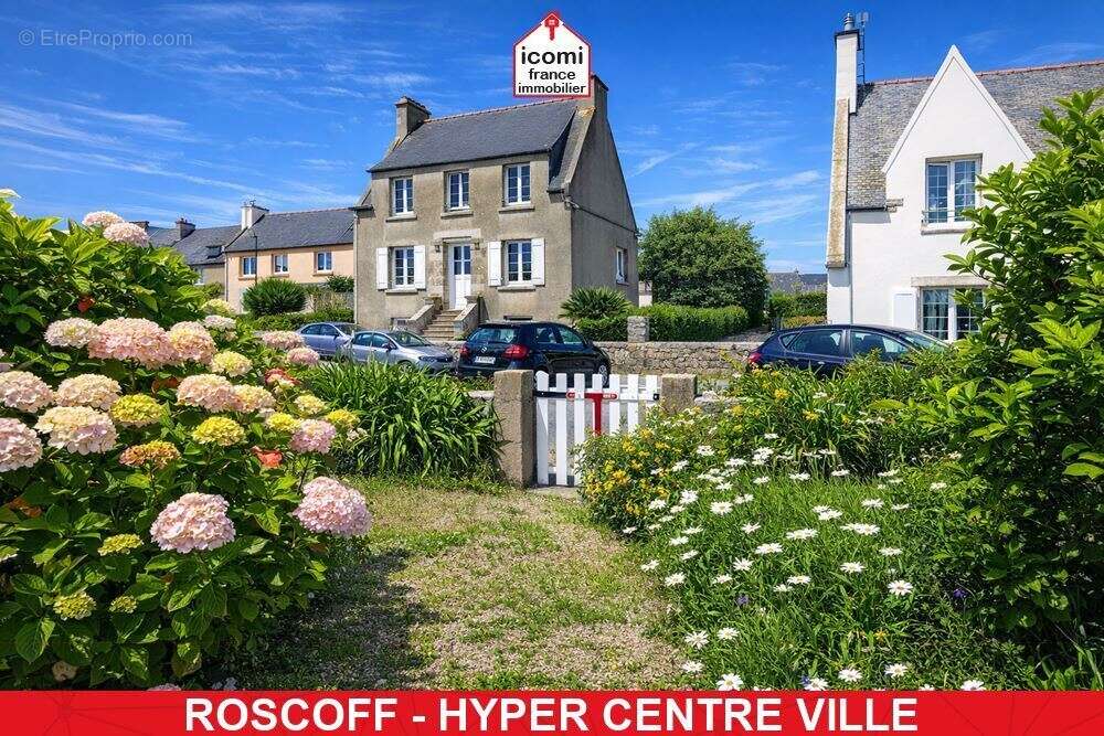 Finistere - roscoff (29680) - a vendre - maison t7 de +150m² : 1 studio et 1 duplex t5  - terrain 350m² environ - garage et stat - photo 2