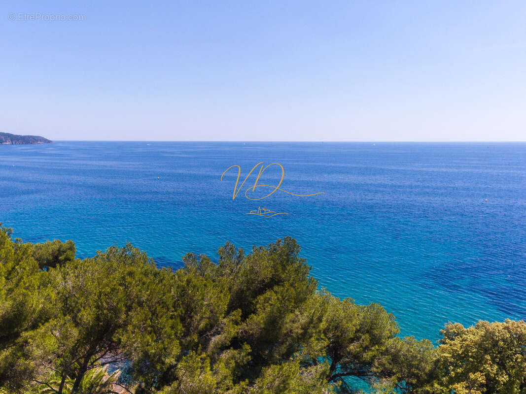 Pieds dans l eau proche de gigaro plages ! - photo 2