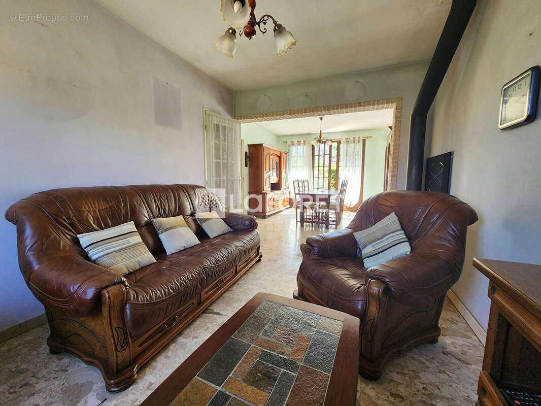 Maison familiale 6 chambres 160 m2 avec jardin - Thuit Anger - photo 6