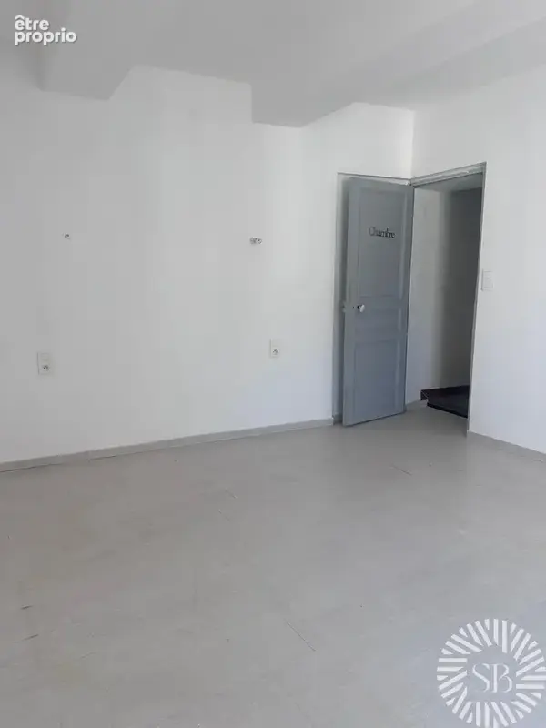 Maison de ville avec cour et grand garage séparés - photo 7