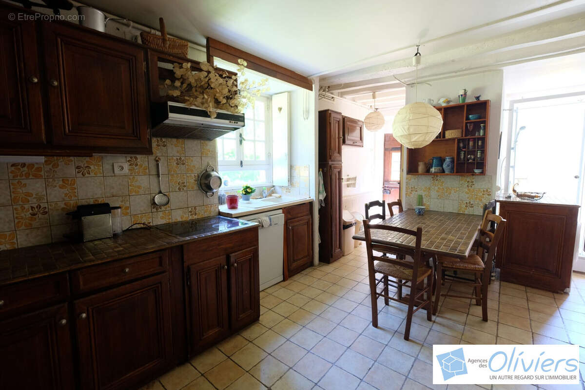 Maison à MILON-LA-CHAPELLE