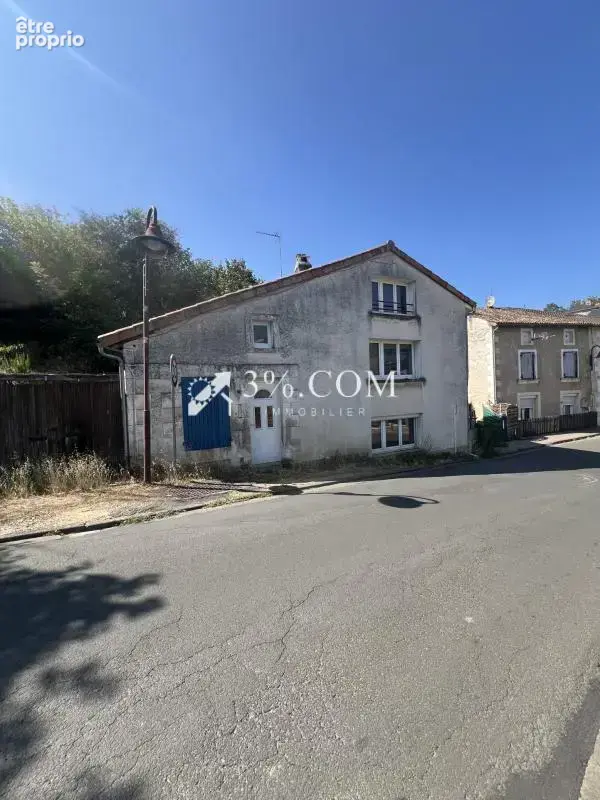 3%. com immobilier à  iteuil - photo 2