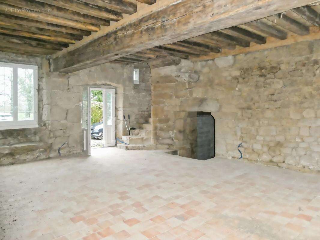 Maison à MAGNY-LE-DESERT