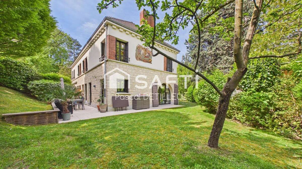 Maison 133 m² à Garches  - photo 2