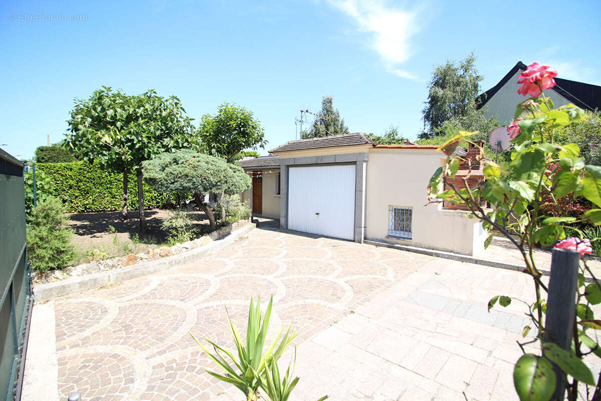 Maison à SARTROUVILLE