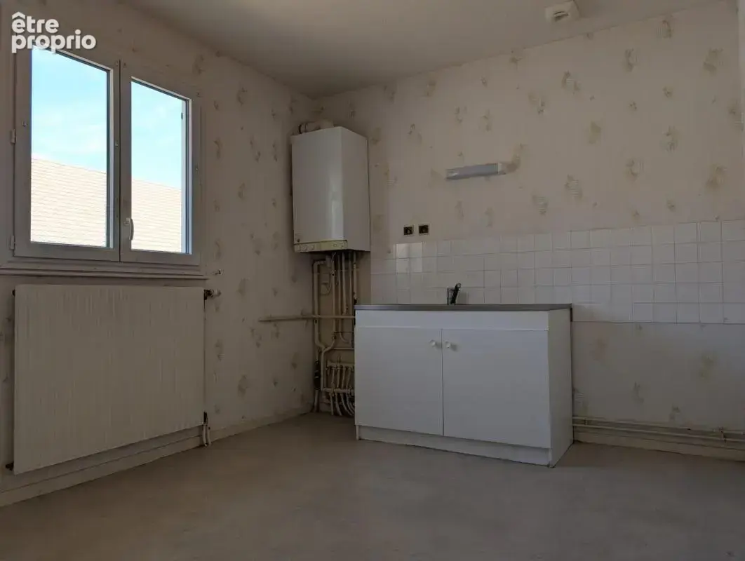 A vendre-montmarault-maison t2-jardin-garage-56.000 €-pas de frais d'agence* - photo 3