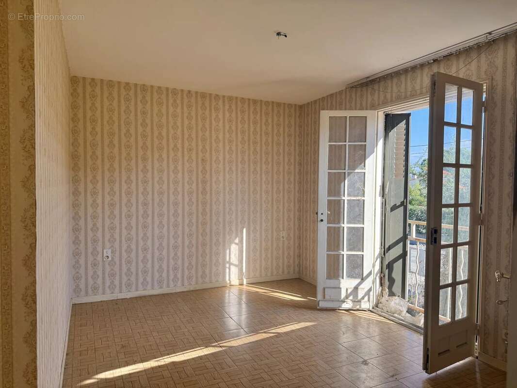 Maison à VILLELONGUE-DELS-MONTS