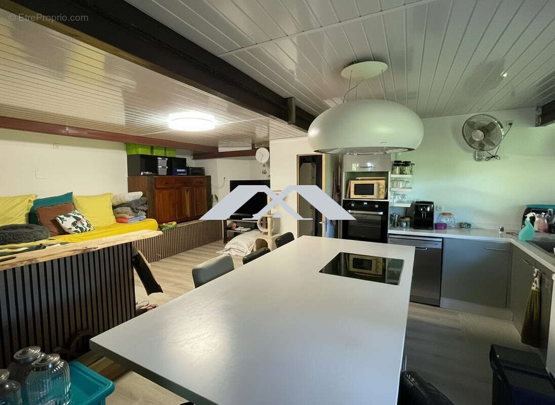 Maison 149 m² à Saint-Louis  - photo 9