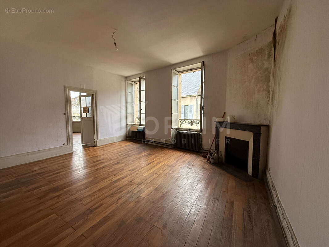 Appartement à DONZY