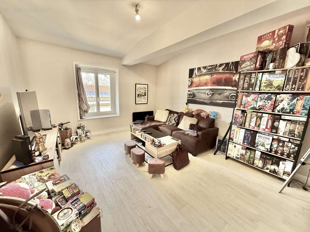 Appartement à THOISSEY