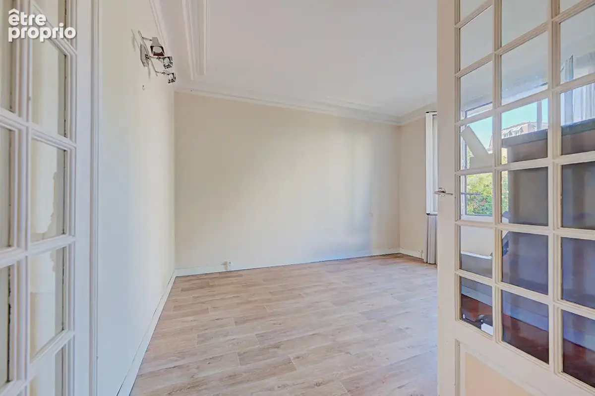 *** EXCLUSIVITÉ - RARE À LA VENTE - Maison en Meulière à rénover  de 162 m² au sol et 146 m² habitable -  6 chambres possibles * - photo 4
