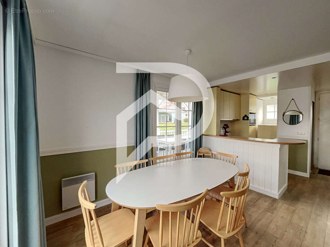 Maison à CHAMOUILLE