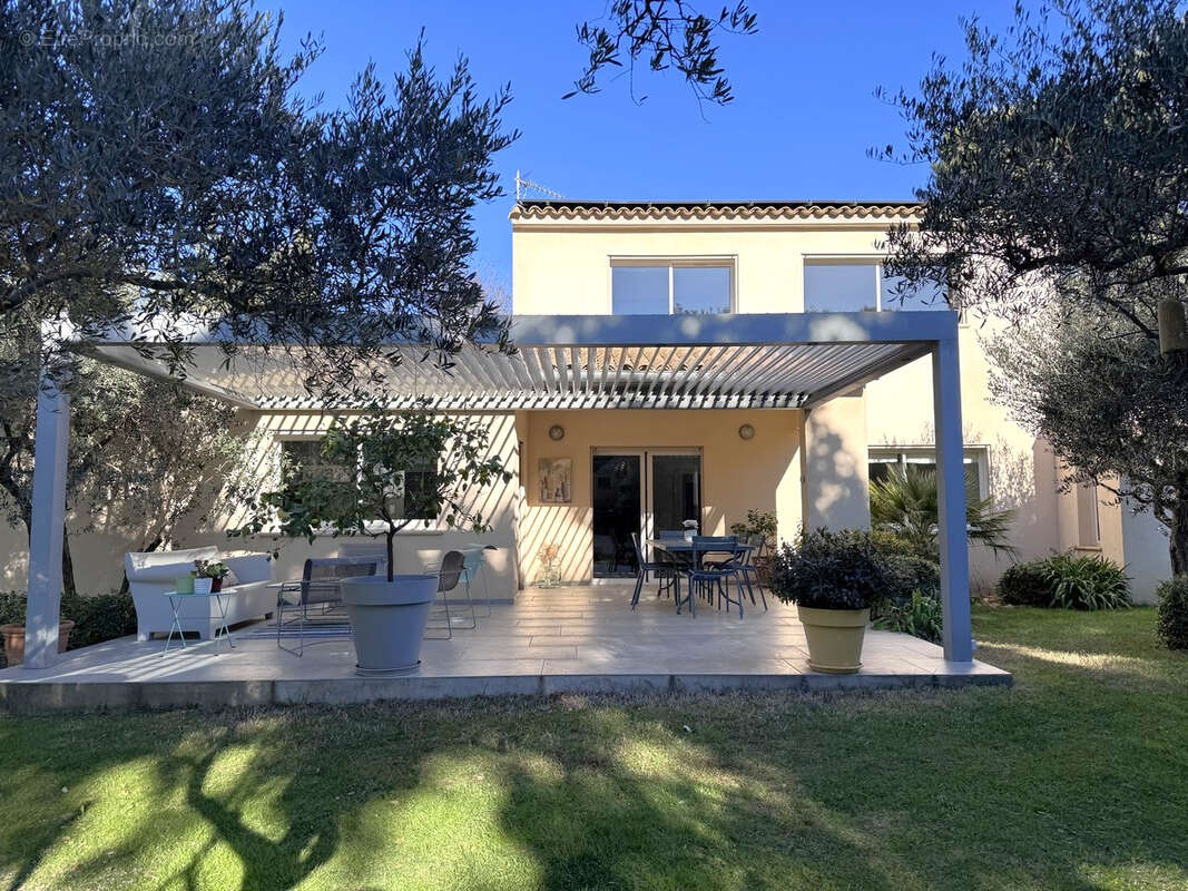 Maison à VILLENEUVE-LES-AVIGNON