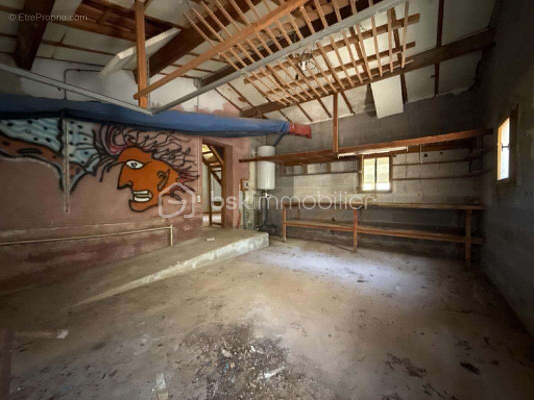Maison de caractère à rénover – 4 800 m² de terrain – Un cadre naturel exceptionnel à Ventabren - photo 20