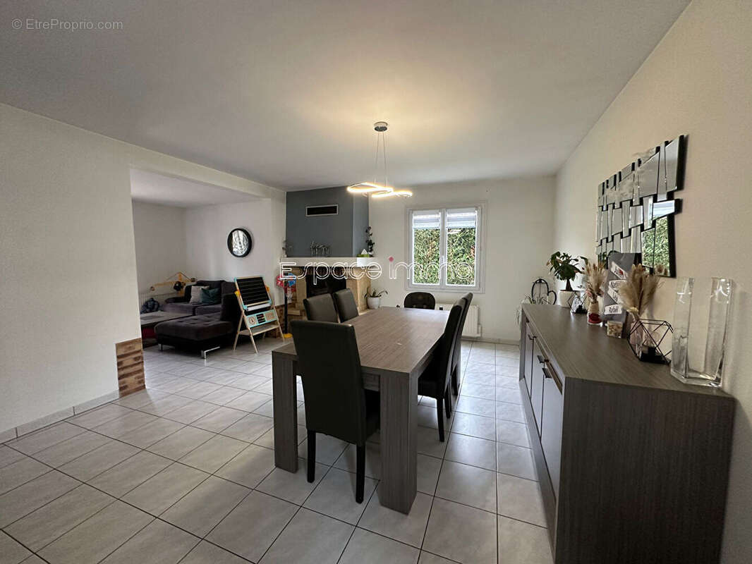 Maison à PISSY-POVILLE