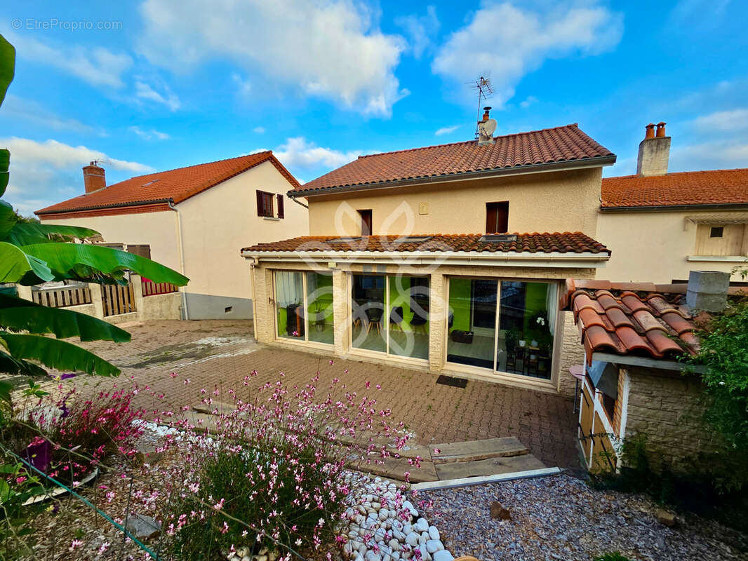 Maison à SAINTE-FLORINE