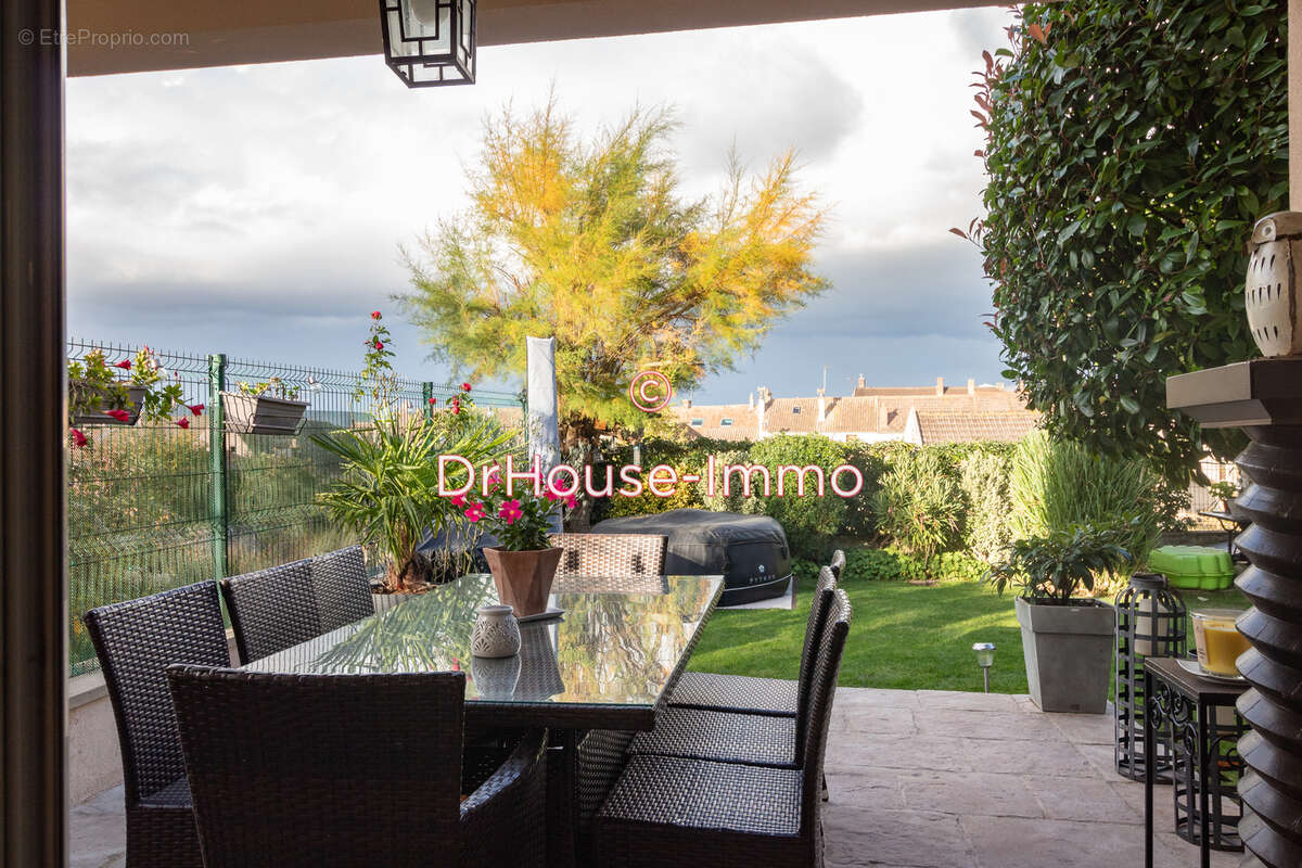 Maison à ECQUEVILLY