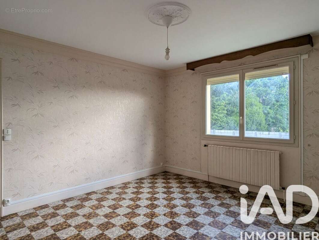 Photo 2 - Maison à BERCHERES-LES-PIERRES