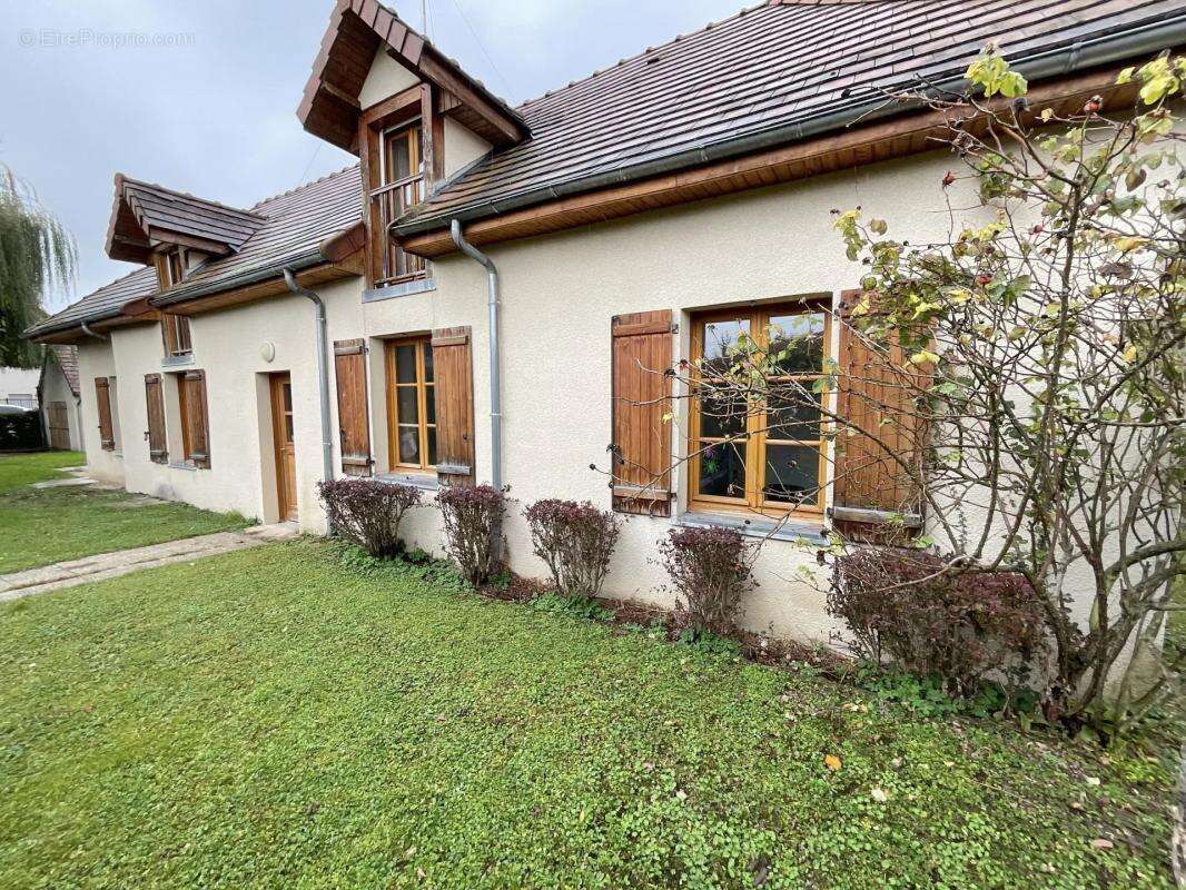 Maison à LES NOES-PRES-TROYES