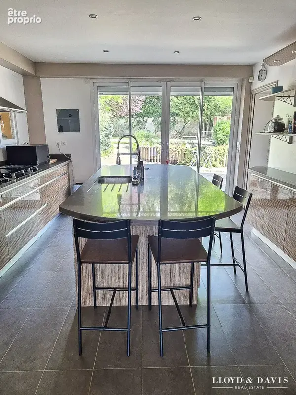 Maison 277 m² à Marolles-En-Brie  - photo 5