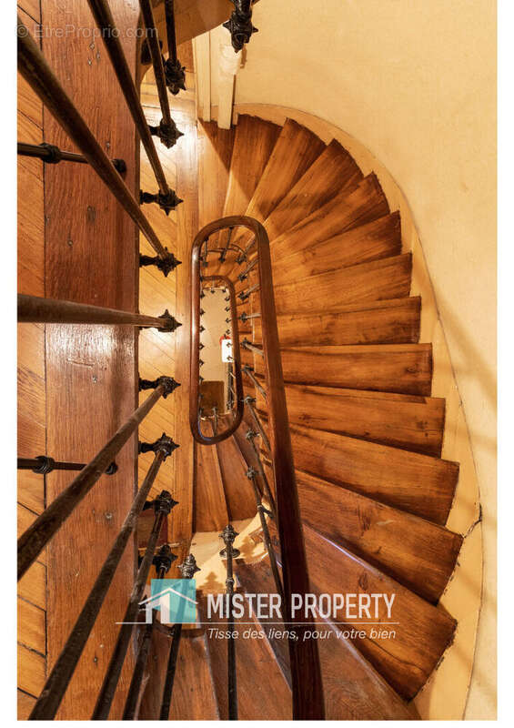 Appartement à PARIS-17E