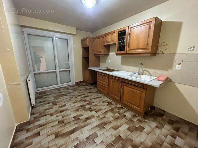   - Appartement à VILLEURBANNE