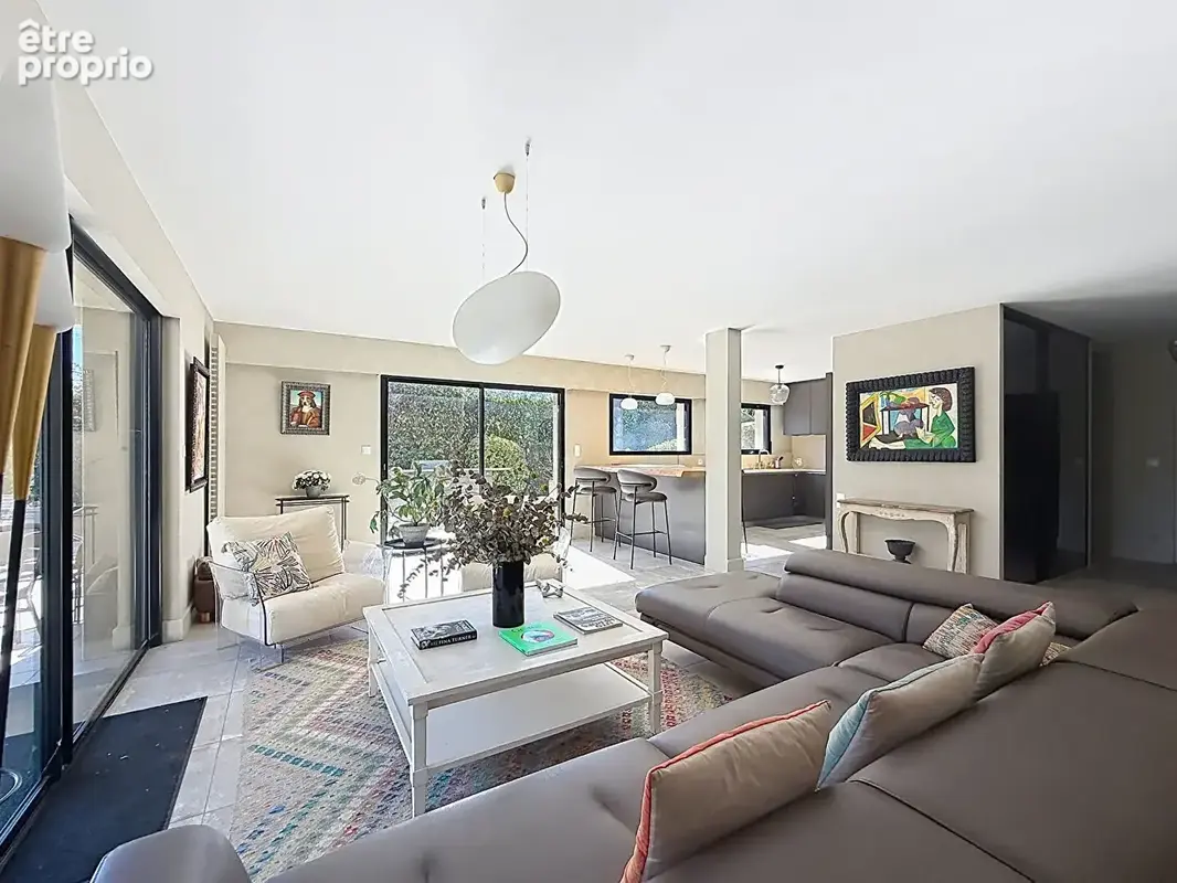 Villa de charme avec piscine, 6 chambres et 1 500 m² de terrain, dépendance! - photo 6