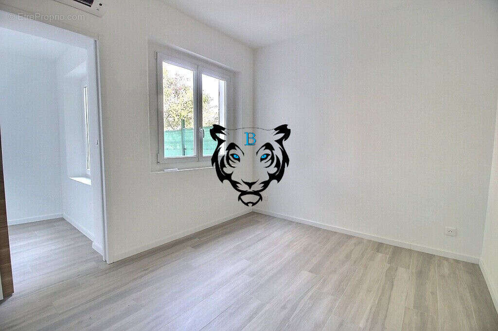 Maison à ROQUEBRUNE-SUR-ARGENS