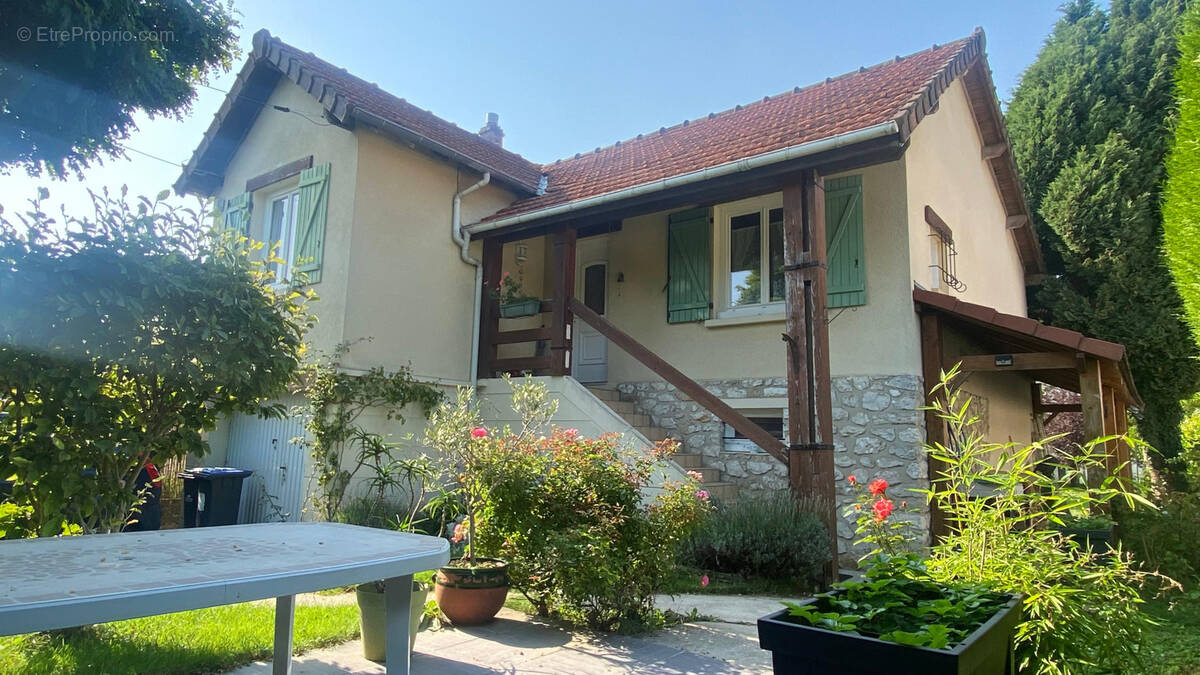 Maison à QUINCY-VOISINS