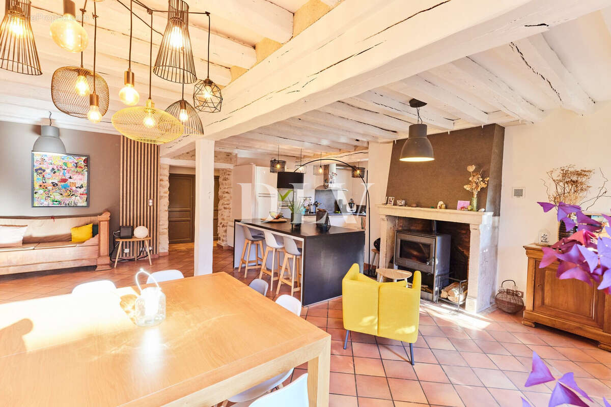 Maison à VULAINES-SUR-SEINE