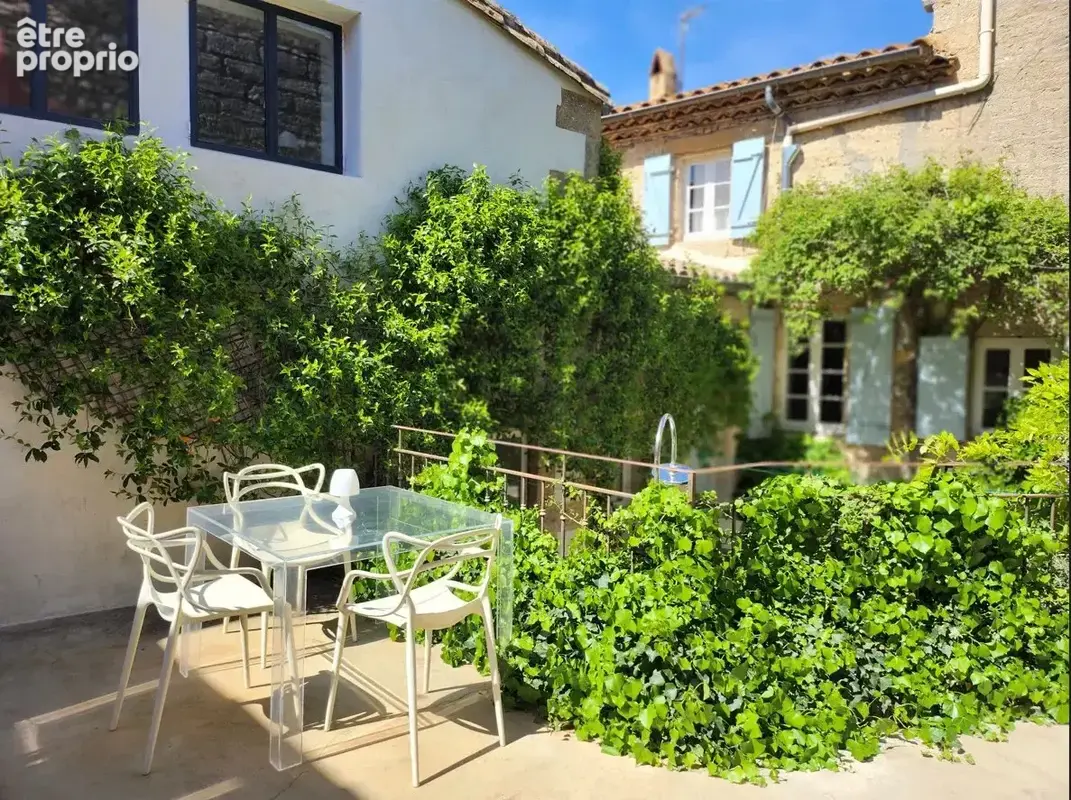 A quelques minutes d'Uzès, Maison de village en pierre - photo 1