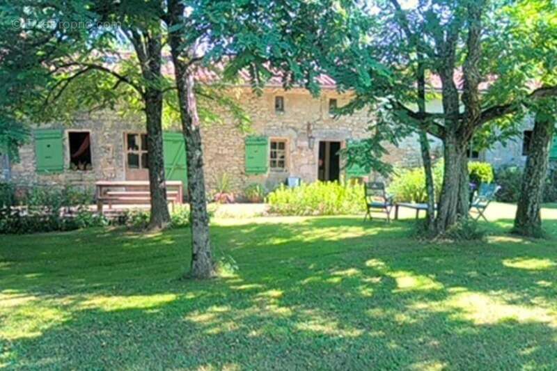 33390 anglade - maison de 6 pieces - calme - vue degagee - jardin - garage - photo 3
