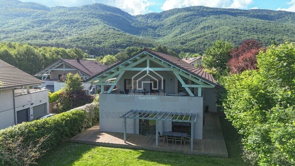 Maison à DIVONNE-LES-BAINS