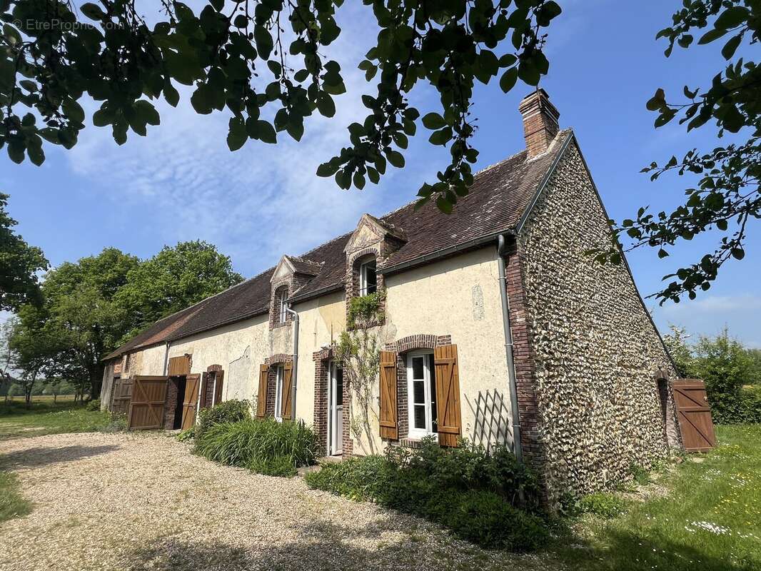 Maison à MOUTIERS-AU-PERCHE