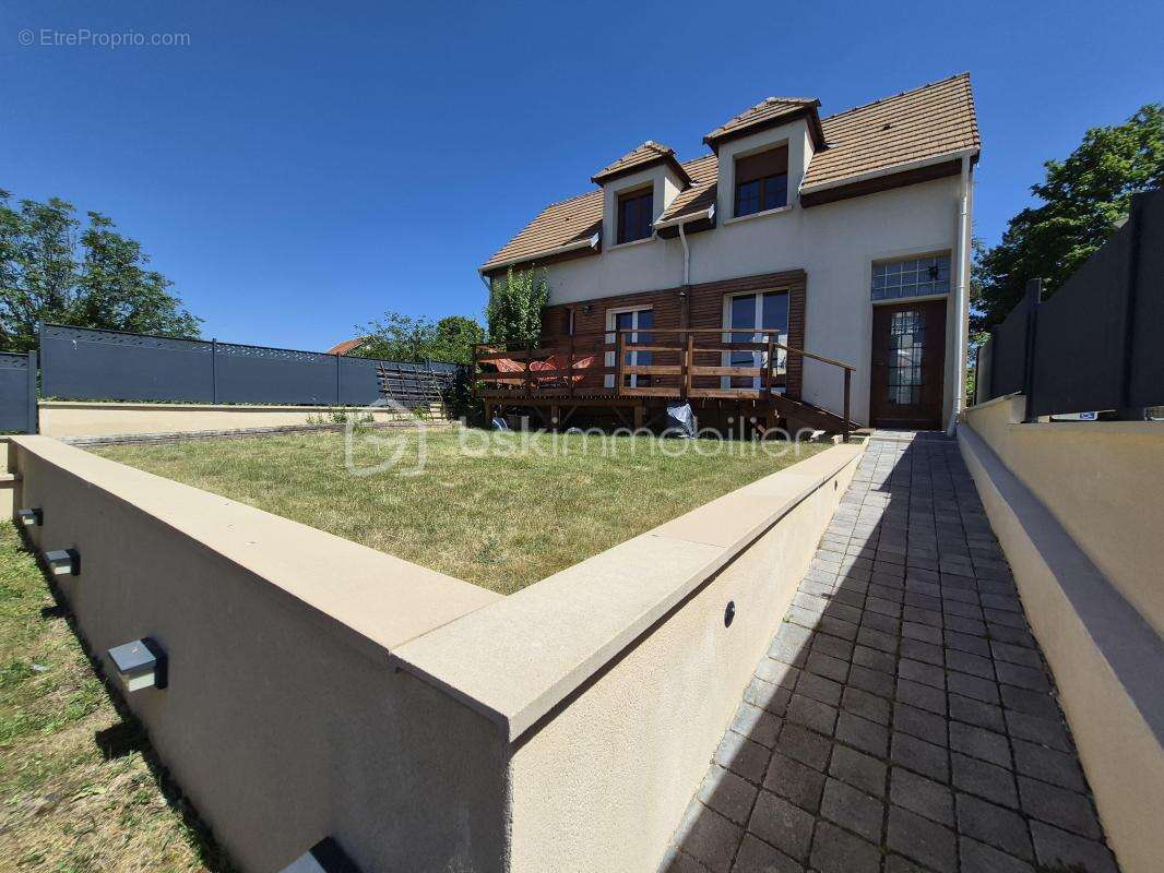 Charmante maison non mitoyenne de 135 m², 6 pièces, 4 chambres, quartier mont-valérien – dpe b - photo 4